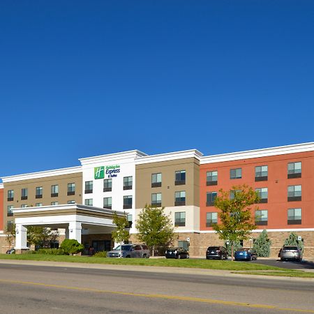 Holiday Inn Express & Suites Pueblo By Ihg Exterior foto